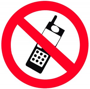 PL quer criminalizar uso do celular ao volante