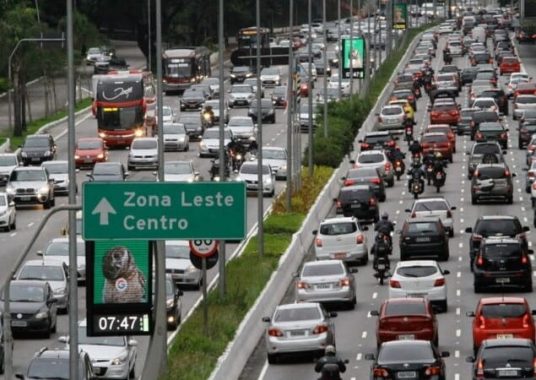 São Paulo altera horário do rodízio de veículos na pandemia