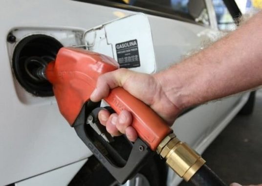 Preços dos combustíveis voltam a subir em SP e no RJ