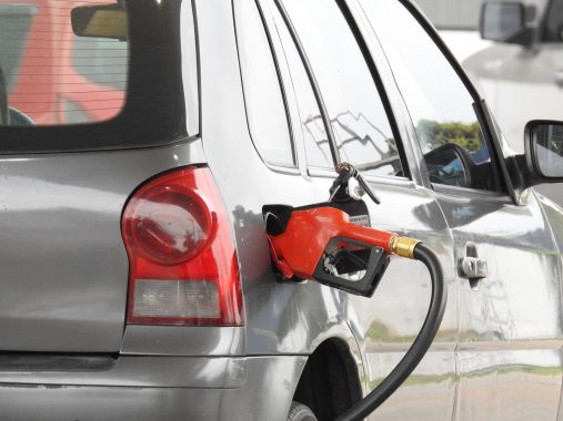 Com preços mais altos, venda de combustíveis cai 6% no primeiro semestre, diz IBGE