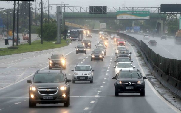 Condição das rodovias brasileiras melhora, mas número de trechos com risco aumenta, diz CNT