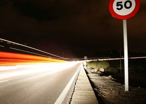 Controle de velocidade é fundamental para prevenção de mortes no trânsito