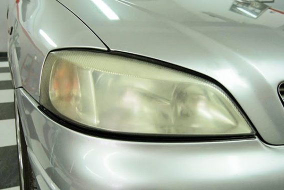 Amarelamento dos faróis pode diminuir a eficiência de iluminação e prejudicar a segurança do veículo