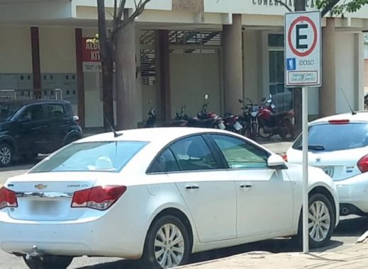 Multa para quem estacionar indevidamente em vagas reservadas às pessoas com deficiência ou idosos poderá chegar a R$ 1500,00