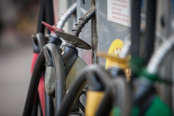 Preço do litro da gasolina e do diesel sobe nos postos, diz ANP
