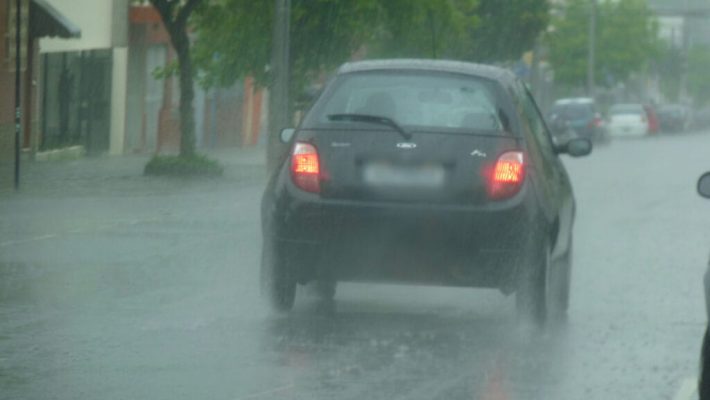 Chuva: como dirigir com cuidado