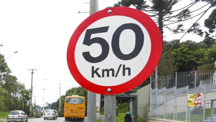 Mudança no limite de velocidade da via deve ser comunicada pelo órgão de trânsito? Veja a resposta!