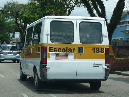 Detran.SP suspende cobrança de taxa de vans escolares na pandemia